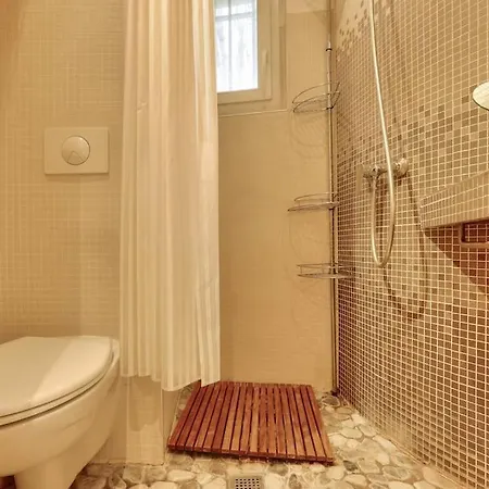 Lovely 1 Bedroom Flat Near Colonel Fabien Metro Station Appartamento *